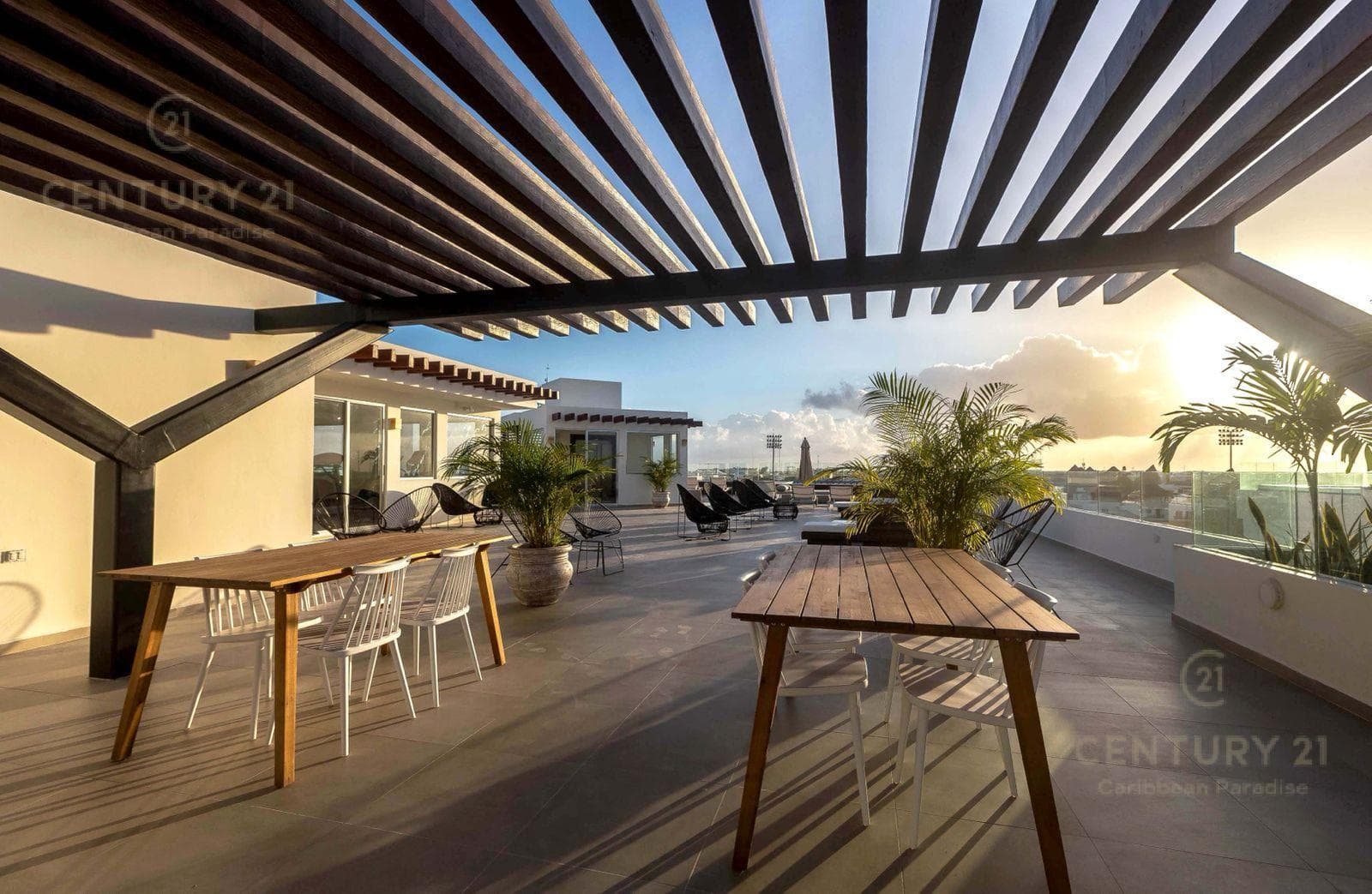 Inversión Perfecta: Hermoso Departamento Amueblado en el Corazón de Playa del Carmen P4366