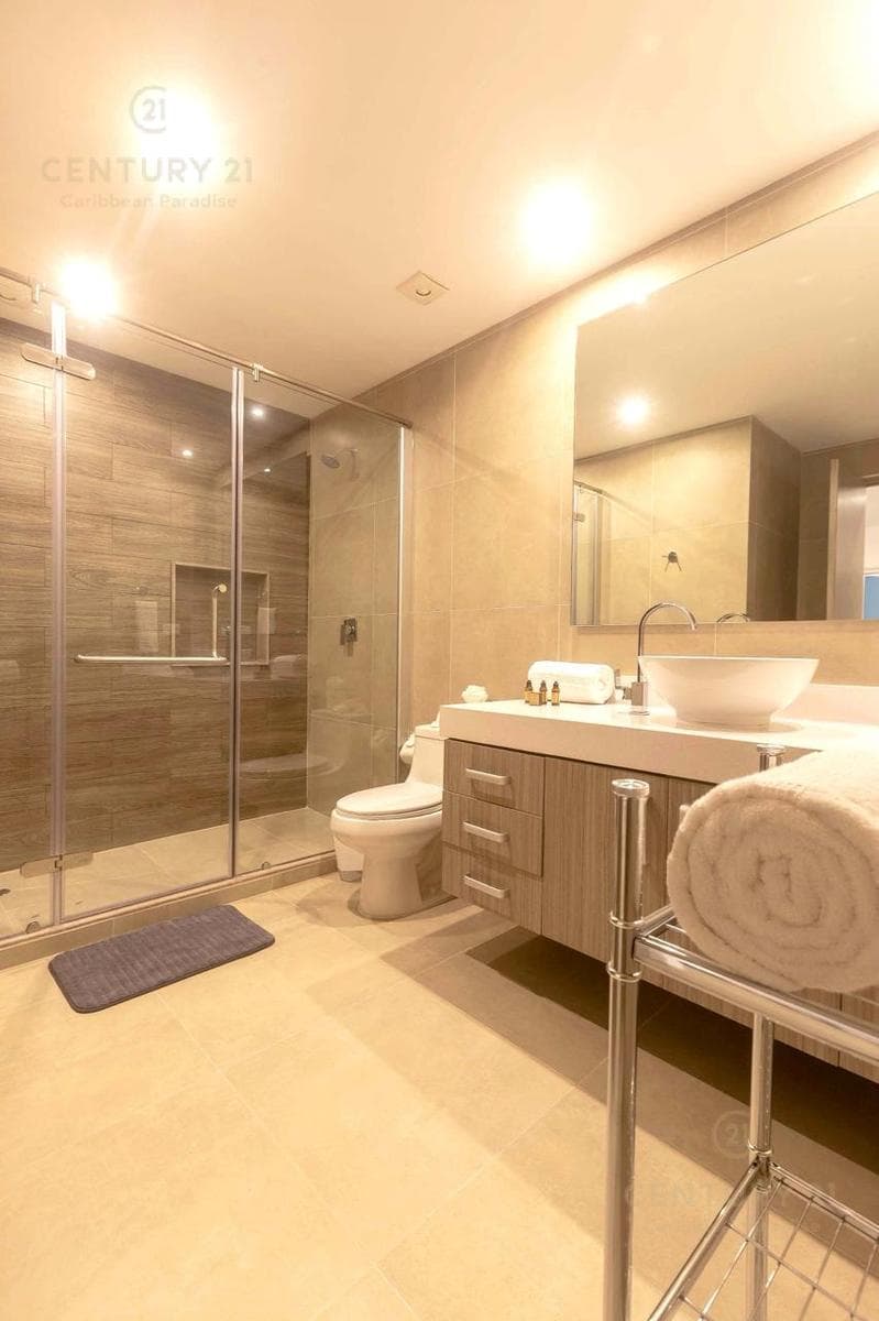 Inversión Perfecta: Hermoso Departamento Amueblado en el Corazón de Playa del Carmen P4366