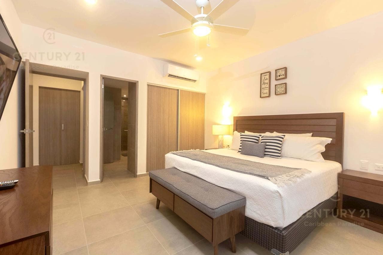 Inversión Perfecta: Hermoso Departamento Amueblado en el Corazón de Playa del Carmen P4366