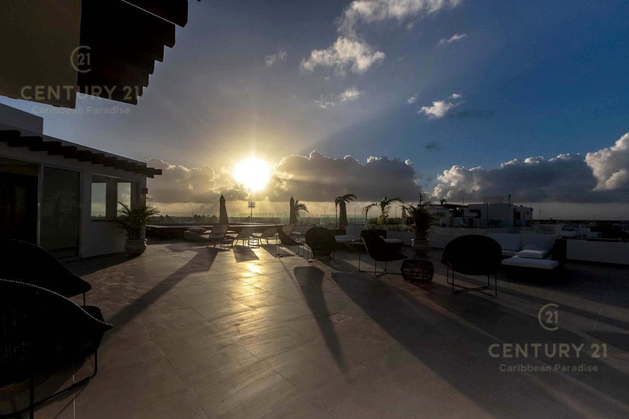 Inversión Perfecta: Hermoso Departamento Amueblado en el Corazón de Playa del Carmen P4366