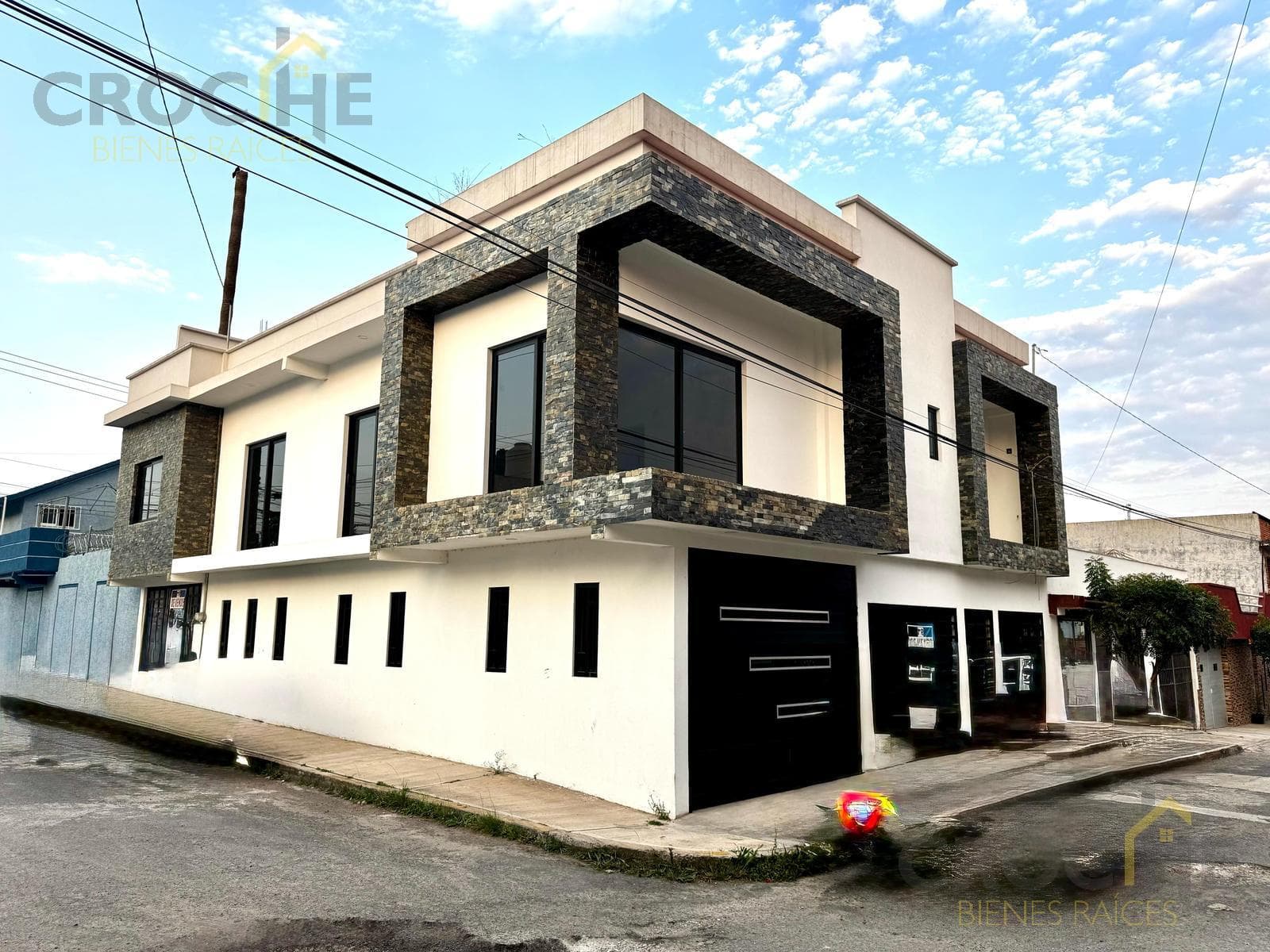 Property for Sale: Bugambilias Trancas, Corner Location