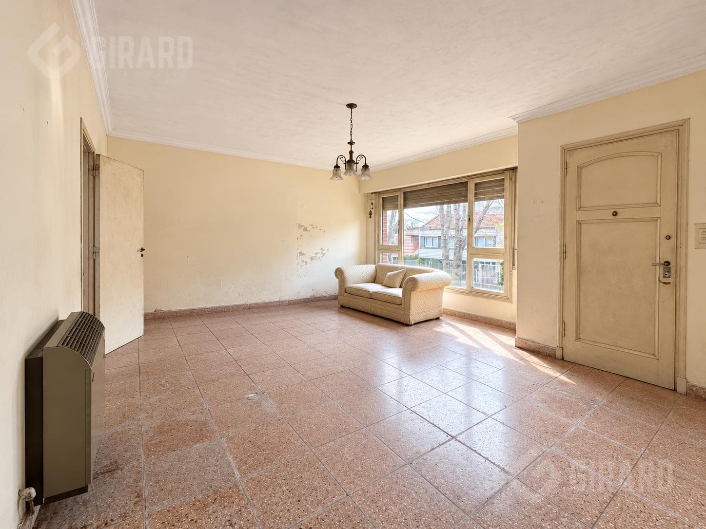 4-room townhouse for sale in the Chauvin neighborhood, in need of renovation