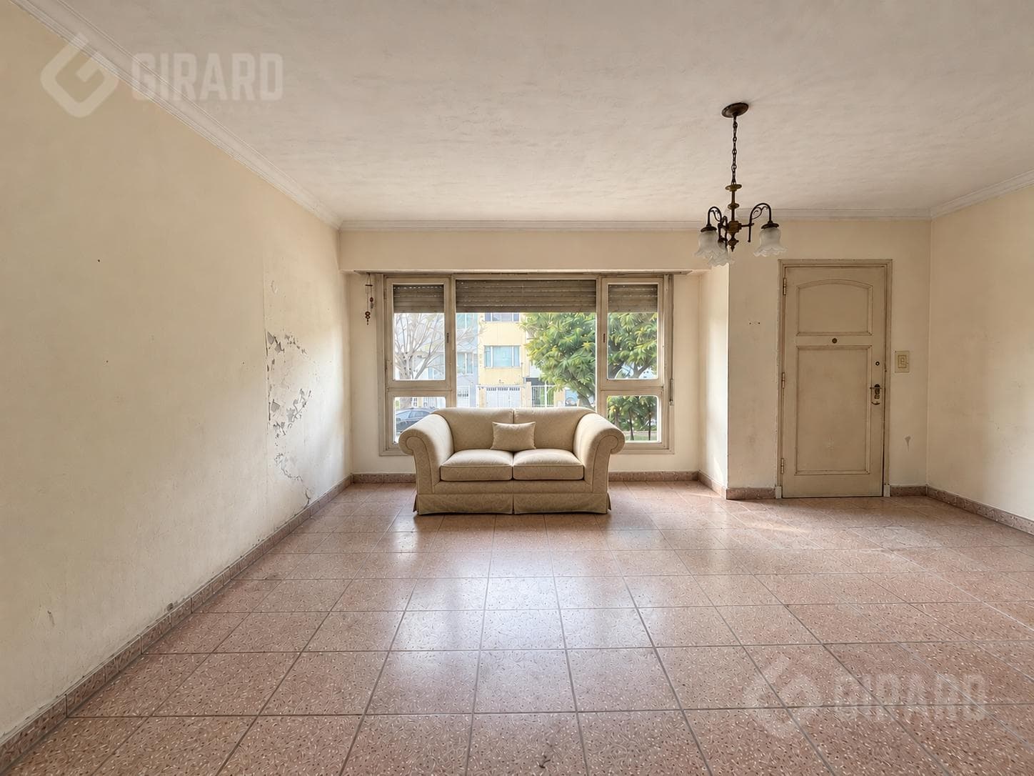 4-room townhouse for sale in the Chauvin neighborhood, in need of renovation