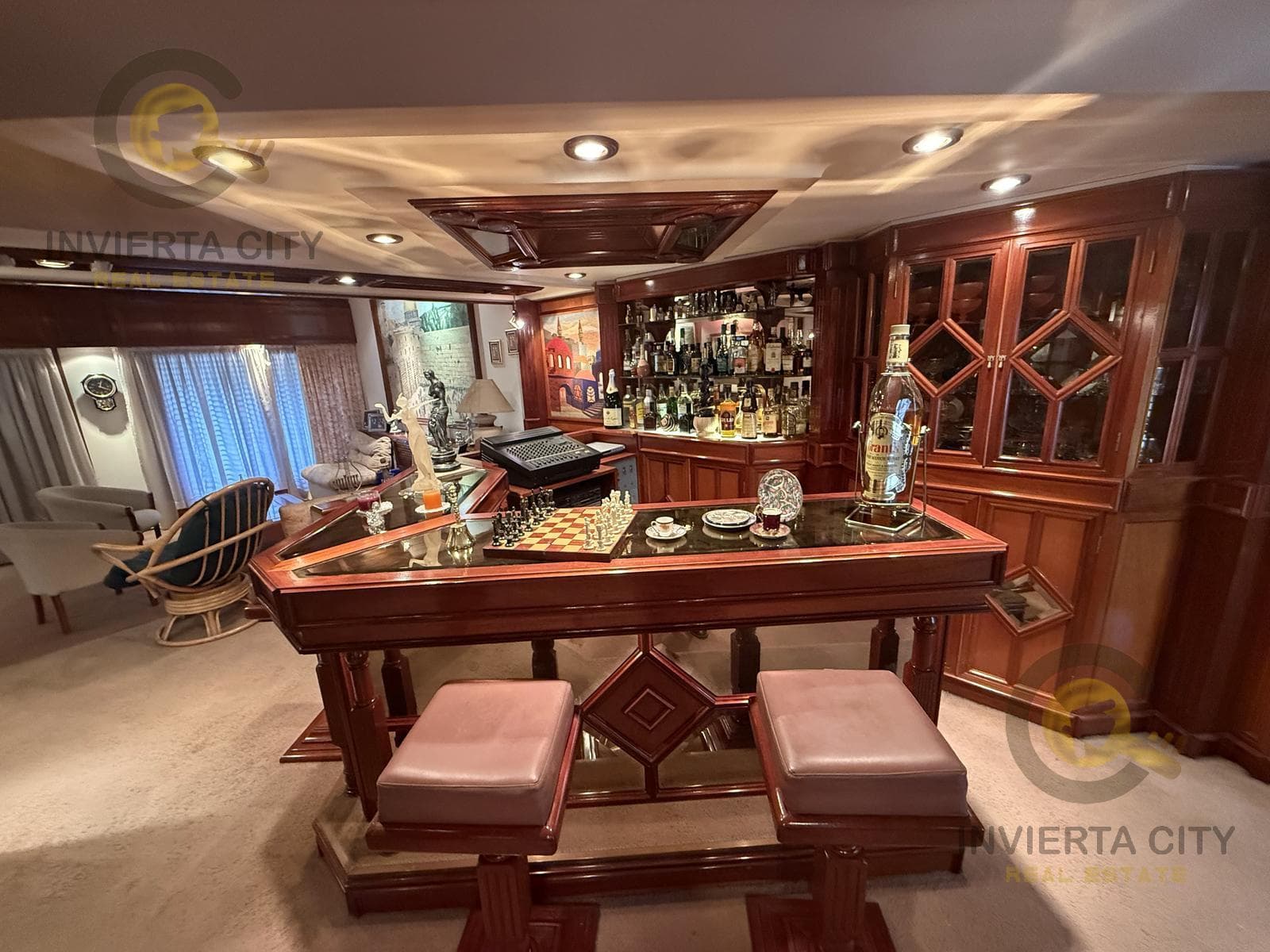Stunning corner house in Cofico for sale and rent; suitable for commercial use