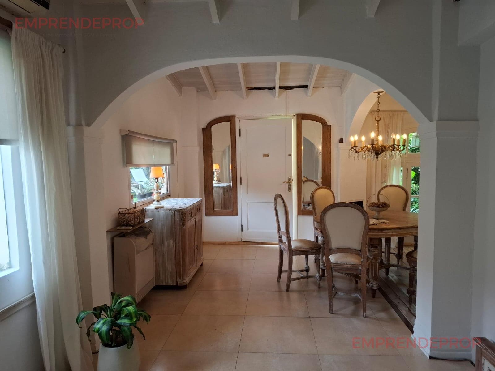 Hermosa casa en San Vicente con parque y pileta