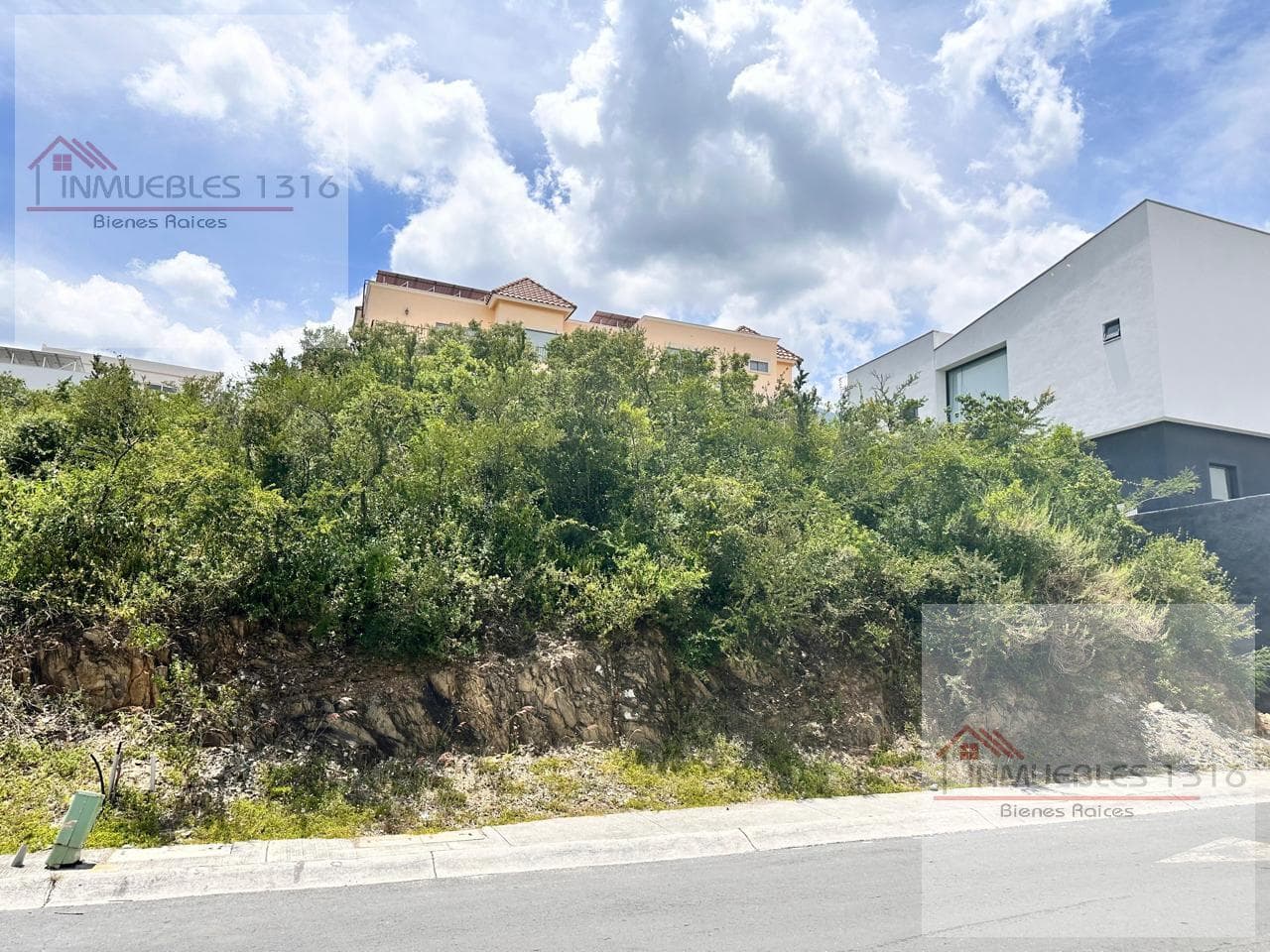 Land for sale in Sierra Alta, 9th Sector