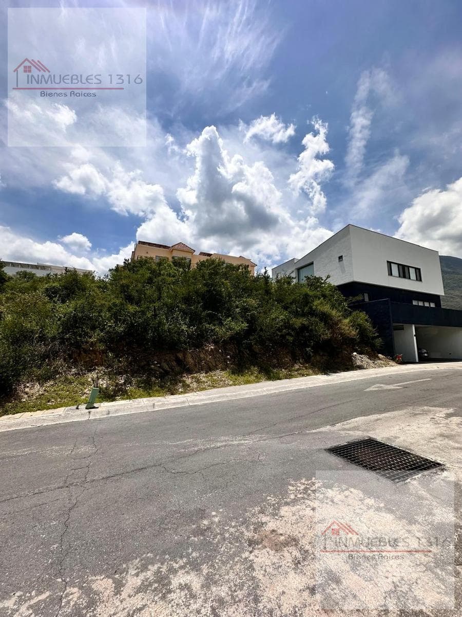 Land for sale in Sierra Alta, 9th Sector