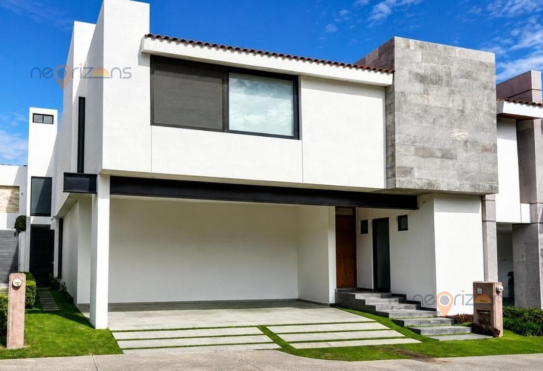 OPPORTUNITY: House for Sale in the Villantigua Subdivision, SLP