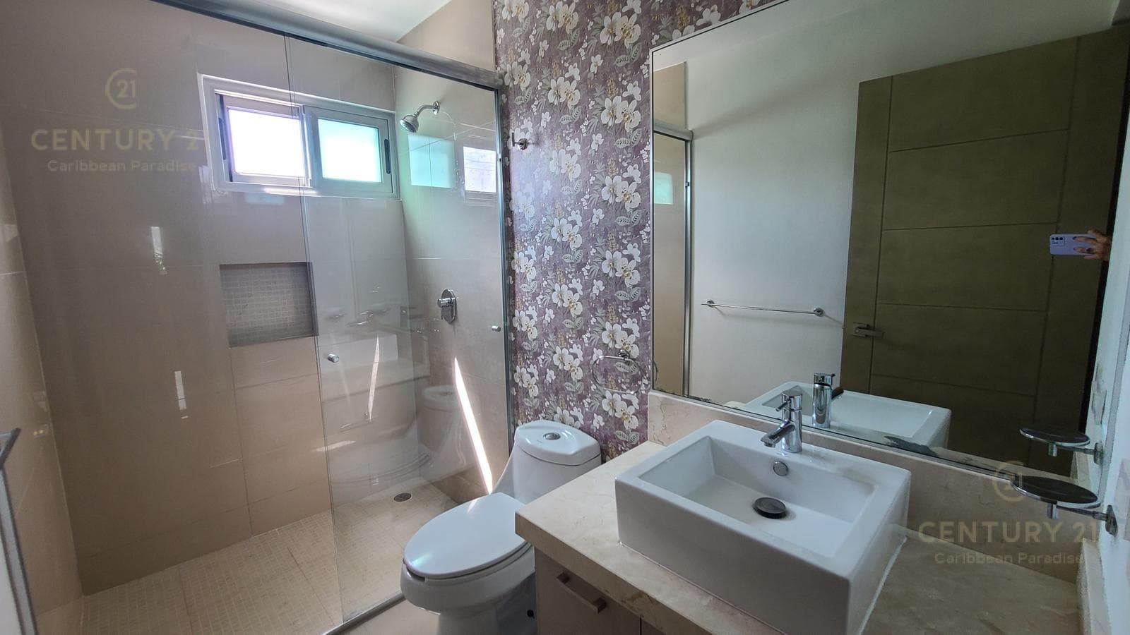 Hermoso departamento amplio en venta en Playa del Carmen Residencial Luxia P4389