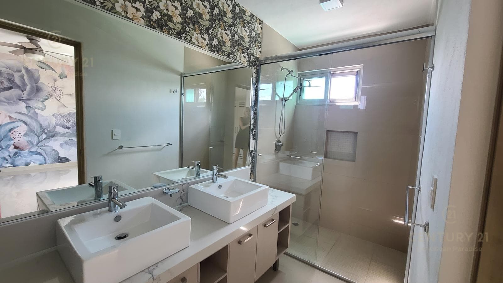 Hermoso departamento amplio en venta en Playa del Carmen Residencial Luxia P4389