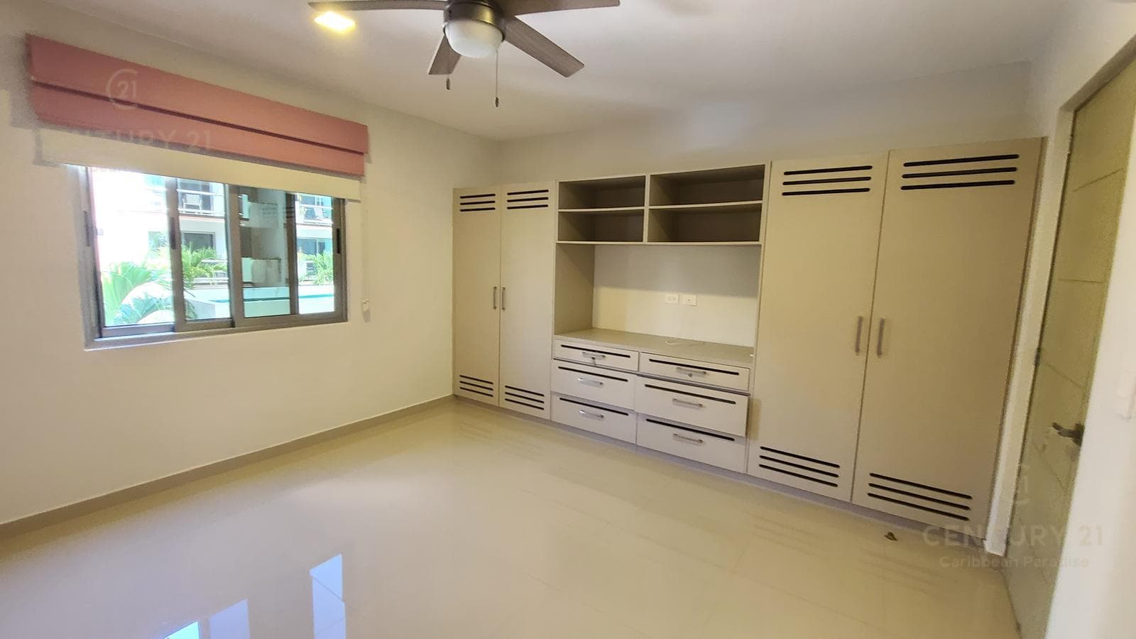 Hermoso departamento amplio en venta en Playa del Carmen Residencial Luxia P4389