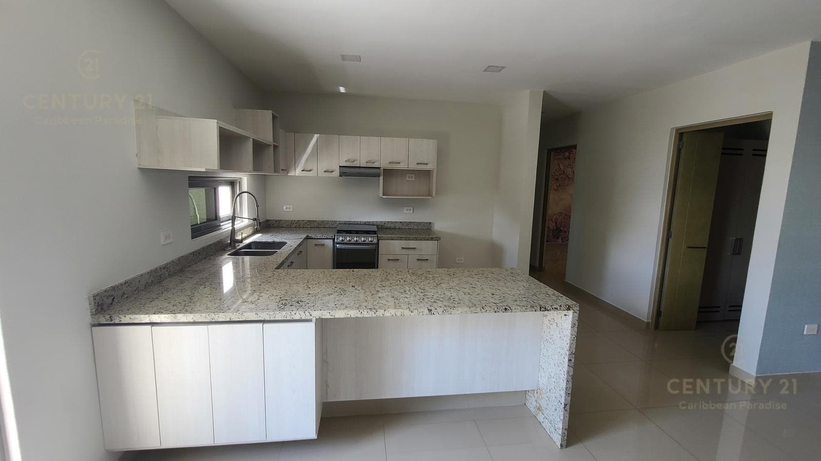 Hermoso departamento amplio en venta en Playa del Carmen Residencial Luxia P4389