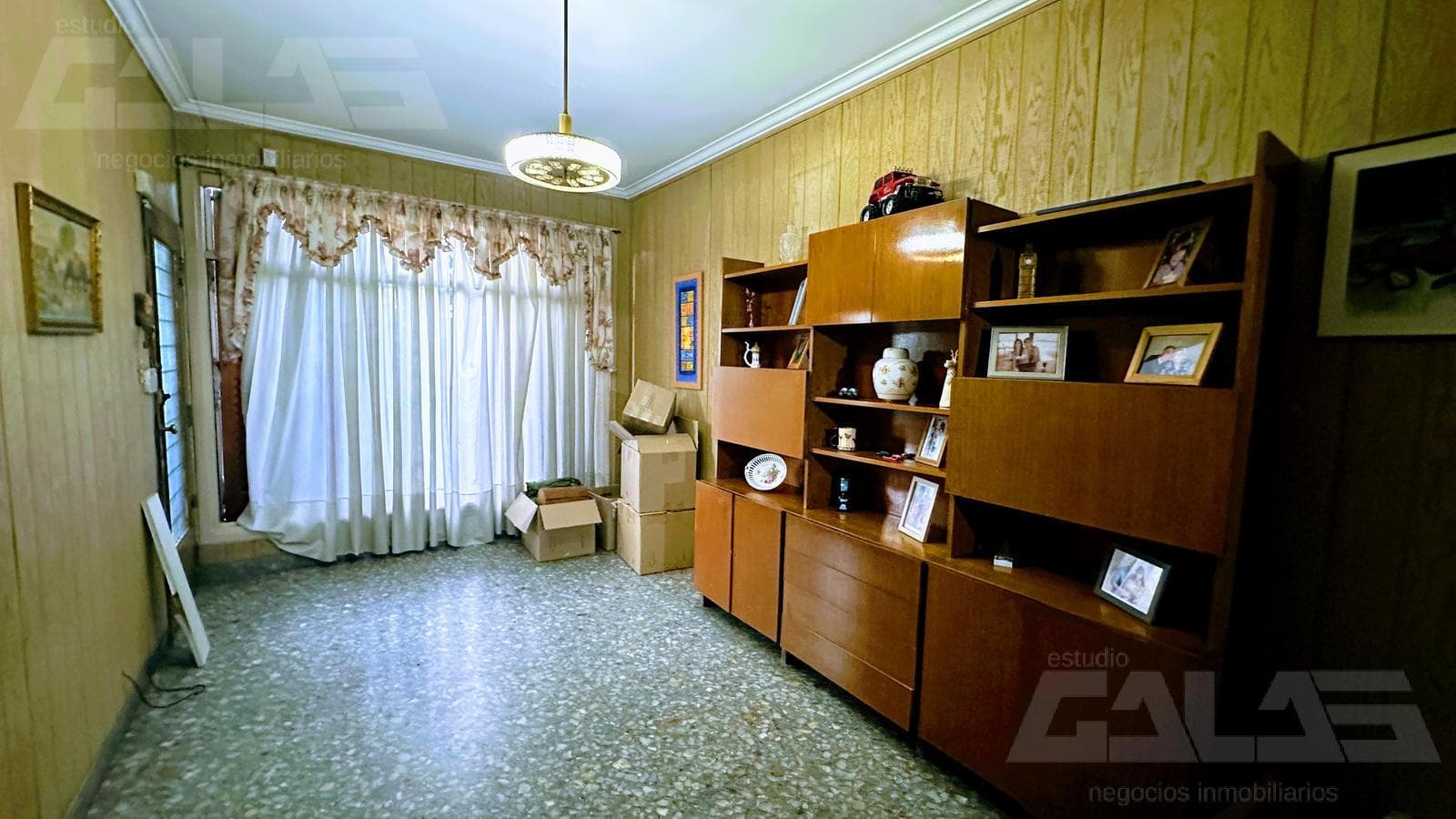 5-bedroom villa in an excellent location with plenty of open space