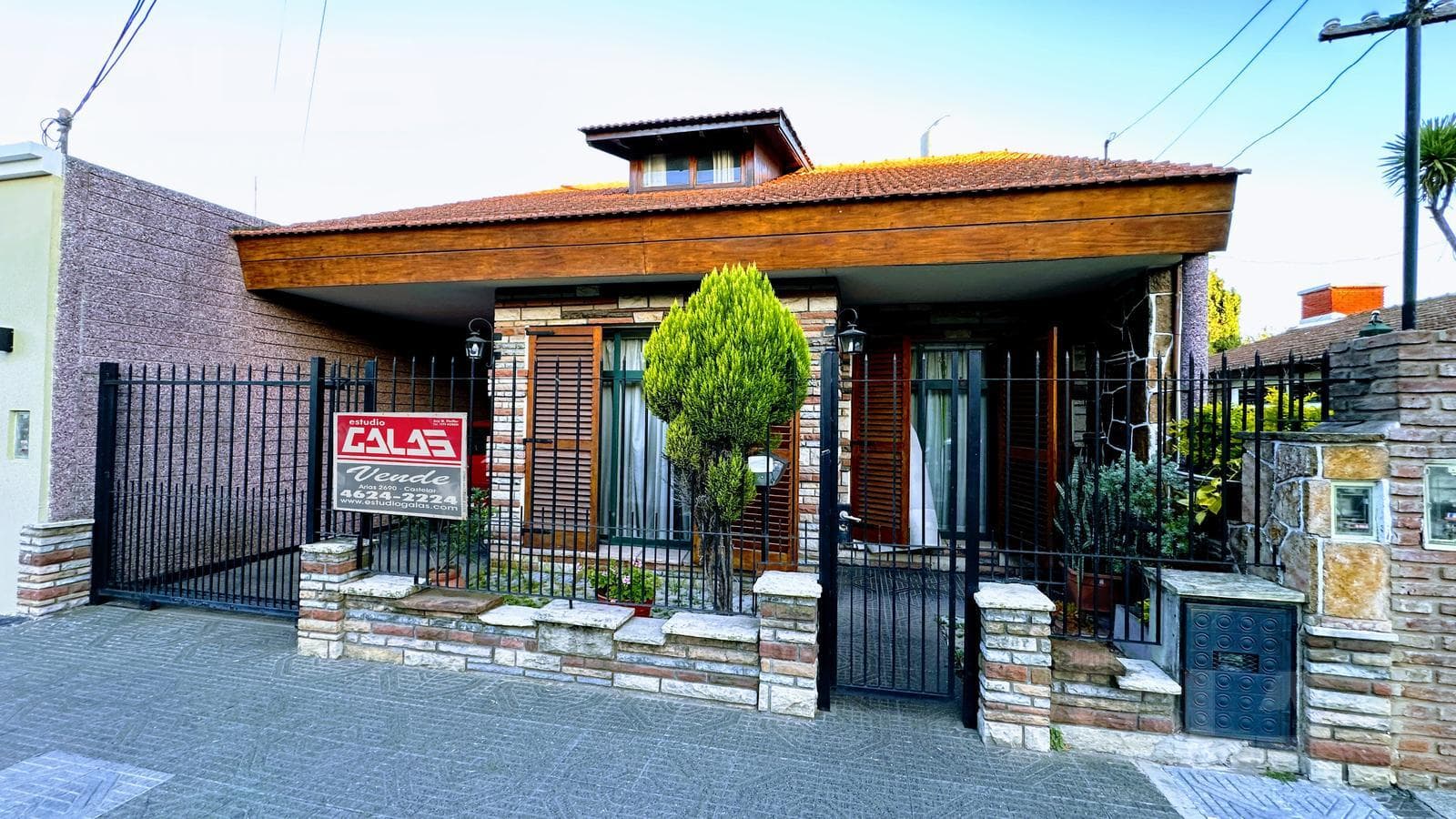 5-bedroom villa in an excellent location with plenty of open space