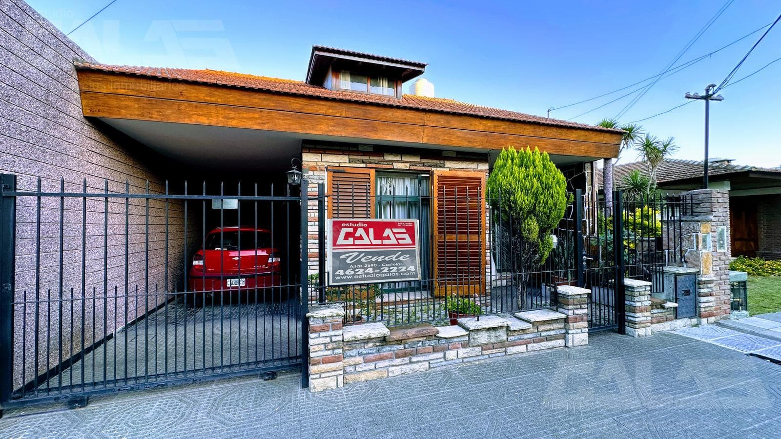 5-bedroom villa in an excellent location with plenty of open space