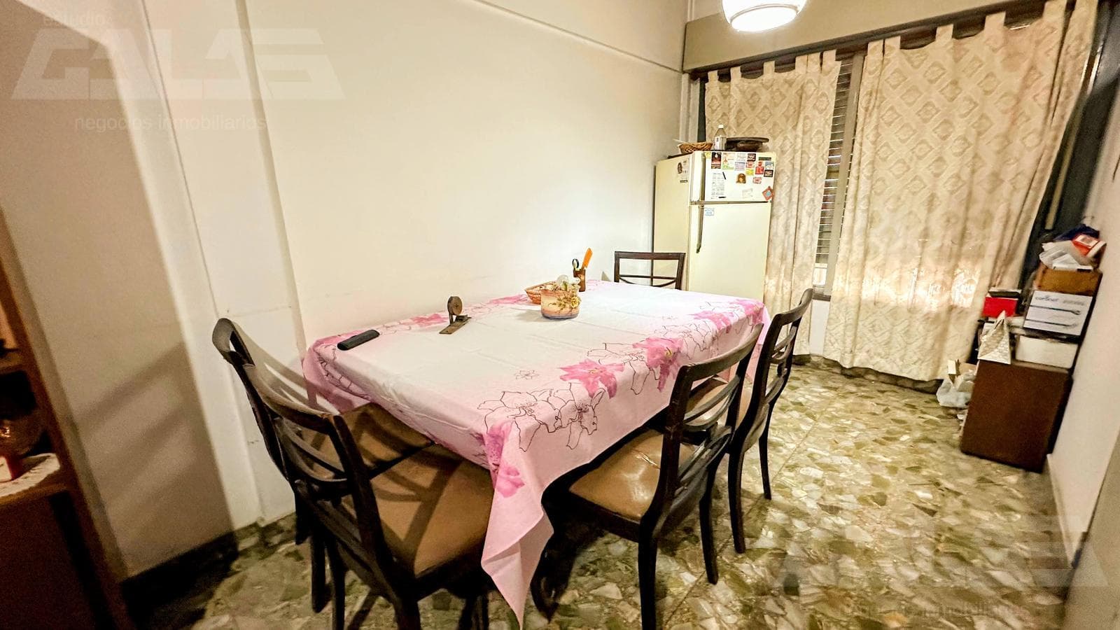 3-room apartment in a single-story home with a patio and garage, in Castelar Sur