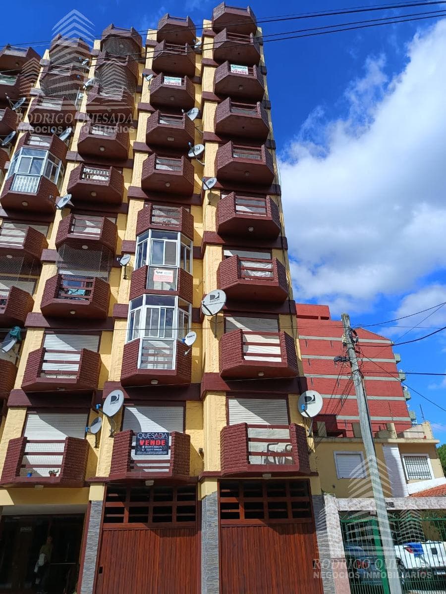 2-room apartment with a covered parking space!!