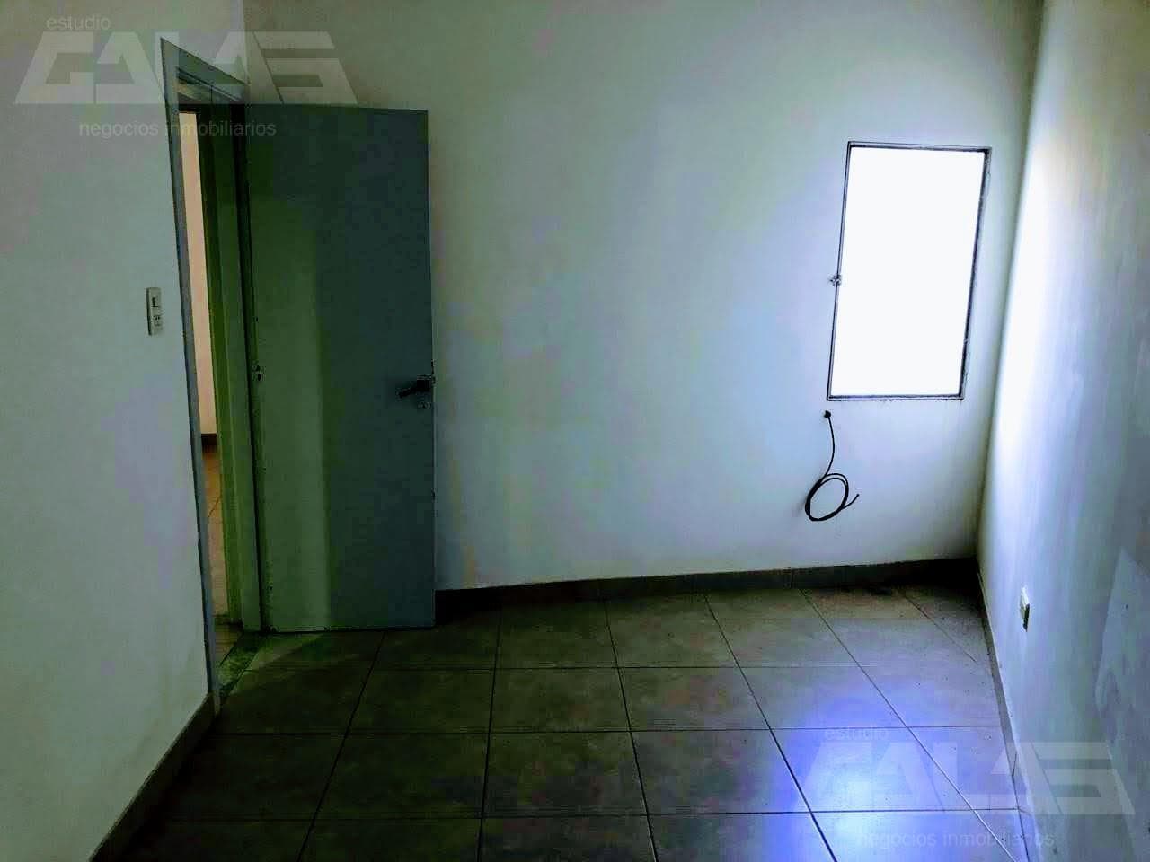 3-room apartment across from the station. For professional tenants only.