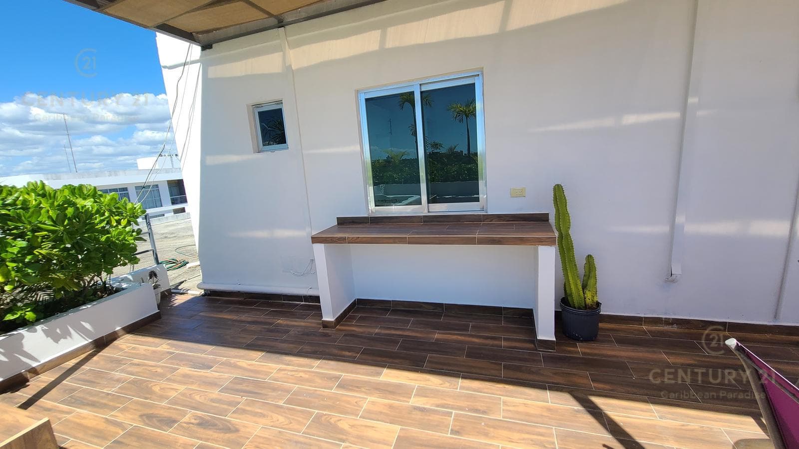 Amplio penthouse de 3 rec con roof top en venta en Ocean Blue Playa del Carmen P4373