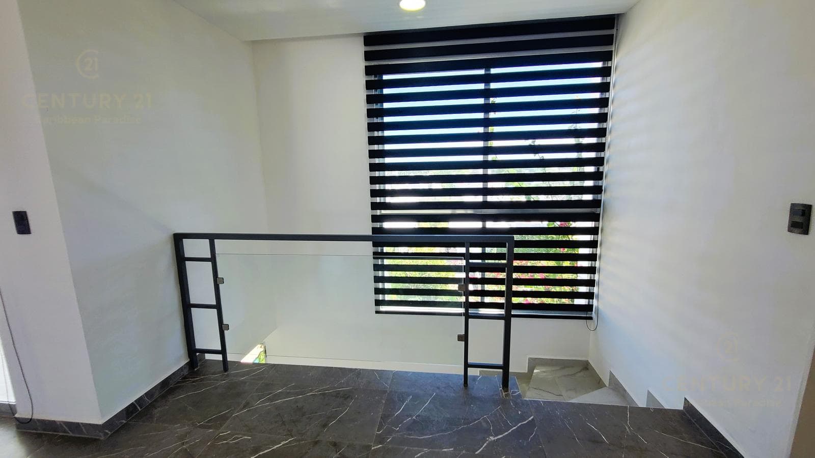 Amplio penthouse de 3 rec con roof top en venta en Ocean Blue Playa del Carmen P4373