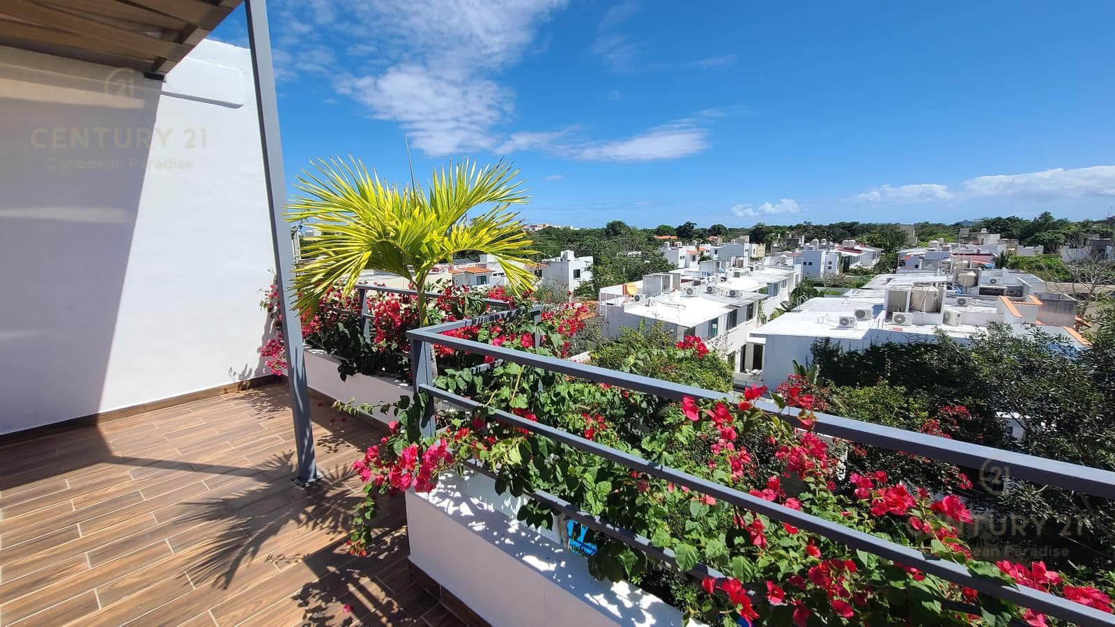 Amplio penthouse de 3 rec con roof top en venta en Ocean Blue Playa del Carmen P4373