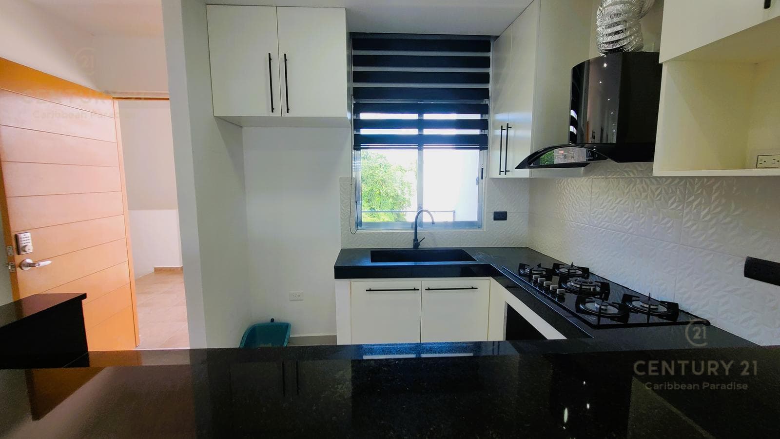 Amplio penthouse de 3 rec con roof top en venta en Ocean Blue Playa del Carmen P4373
