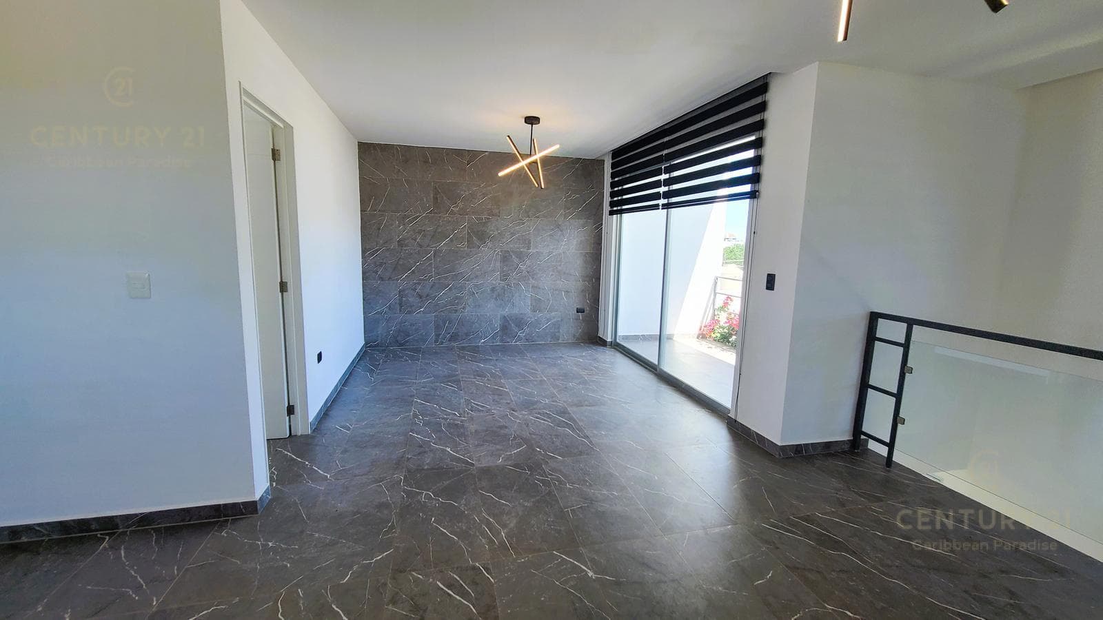 Amplio penthouse de 3 rec con roof top en venta en Ocean Blue Playa del Carmen P4373