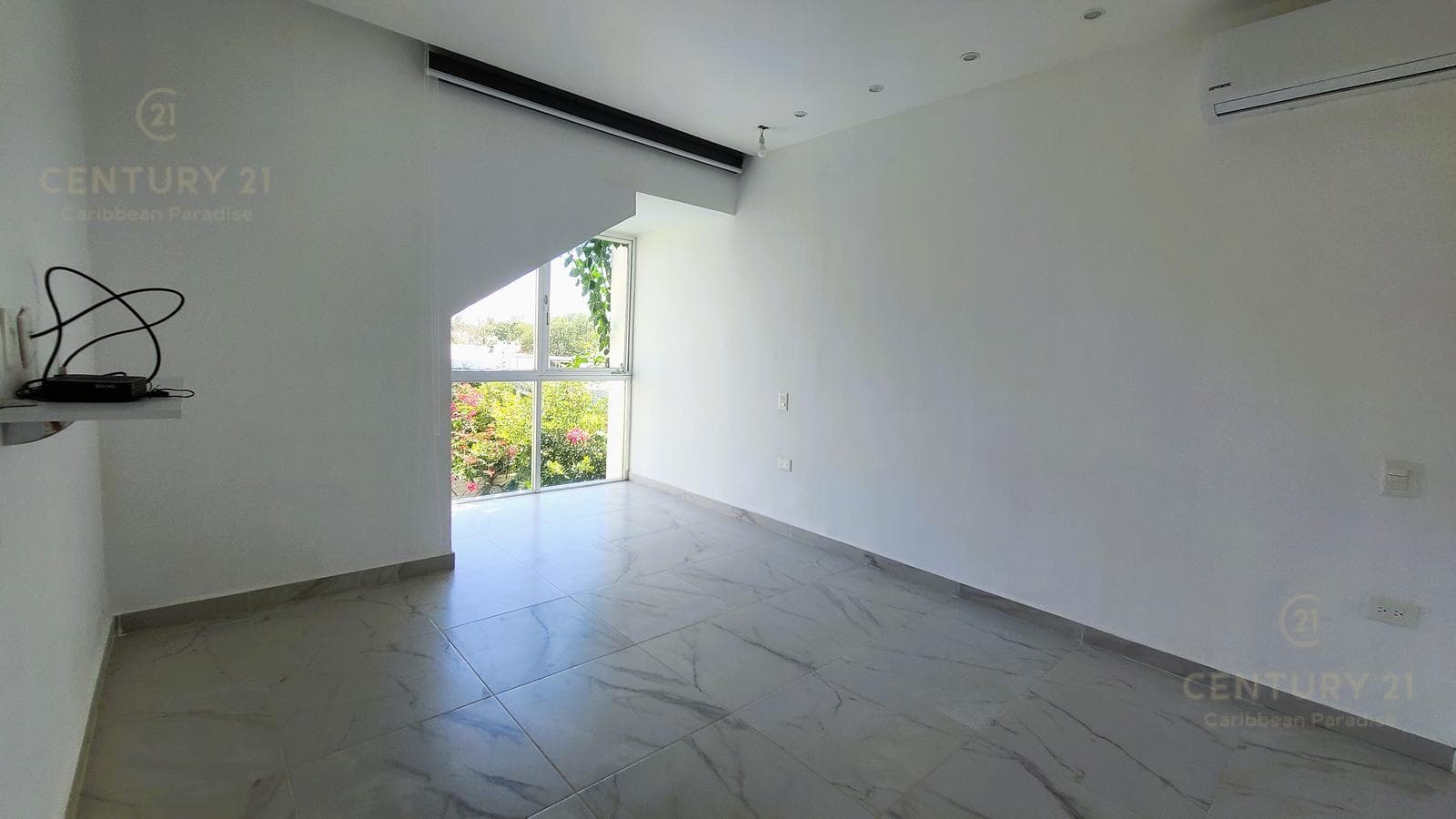Amplio penthouse de 3 rec con roof top en venta en Ocean Blue Playa del Carmen P4373