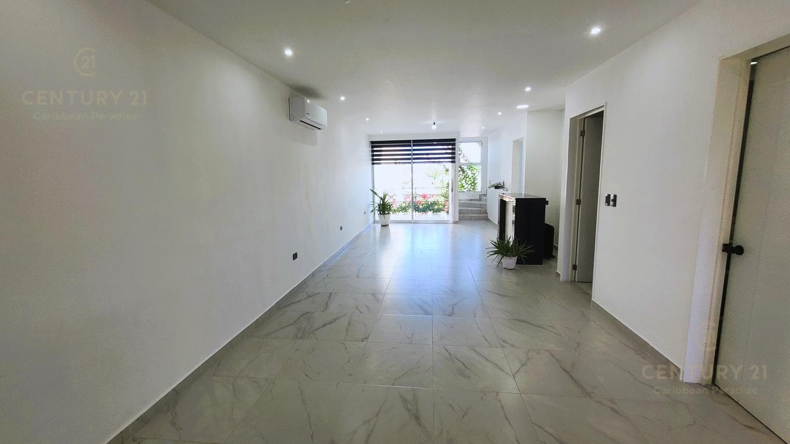 Amplio penthouse de 3 rec con roof top en venta en Ocean Blue Playa del Carmen P4373