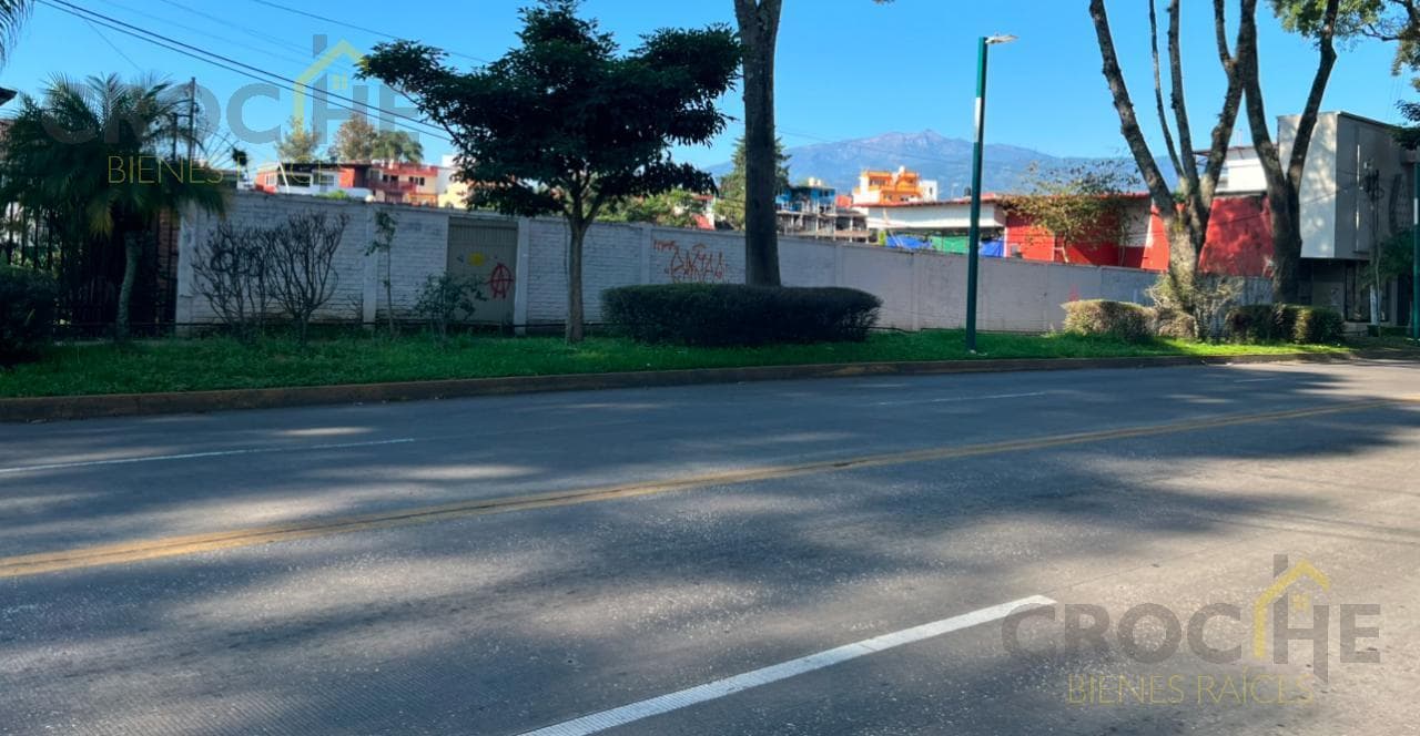 Land for sale/rent on Av. Ávila Camacho in Xalapa, Ver.
