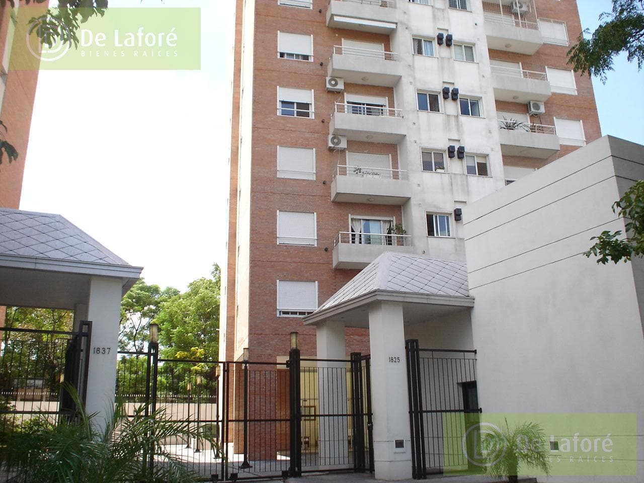 FOR RENT - 3-room apartment in Beccar, with a balcony, views, shared pool, and 24-hour security