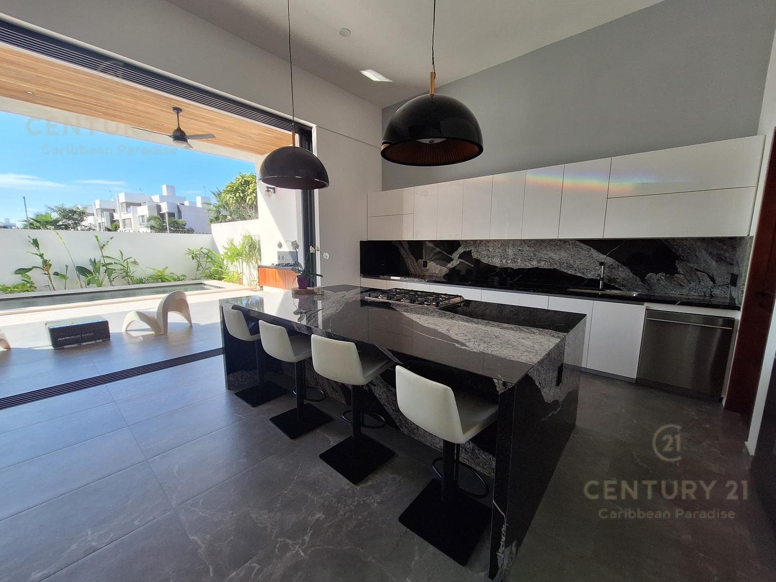 Casa de Lujo de 4 habitaciones 5 Baño, con acabados Finos en Venta en Playa Magna, Playa del carmen