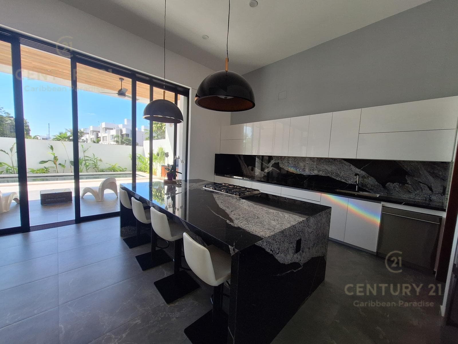 Casa de Lujo de 4 habitaciones 5 Baño, con acabados Finos en Venta en Playa Magna, Playa del carmen