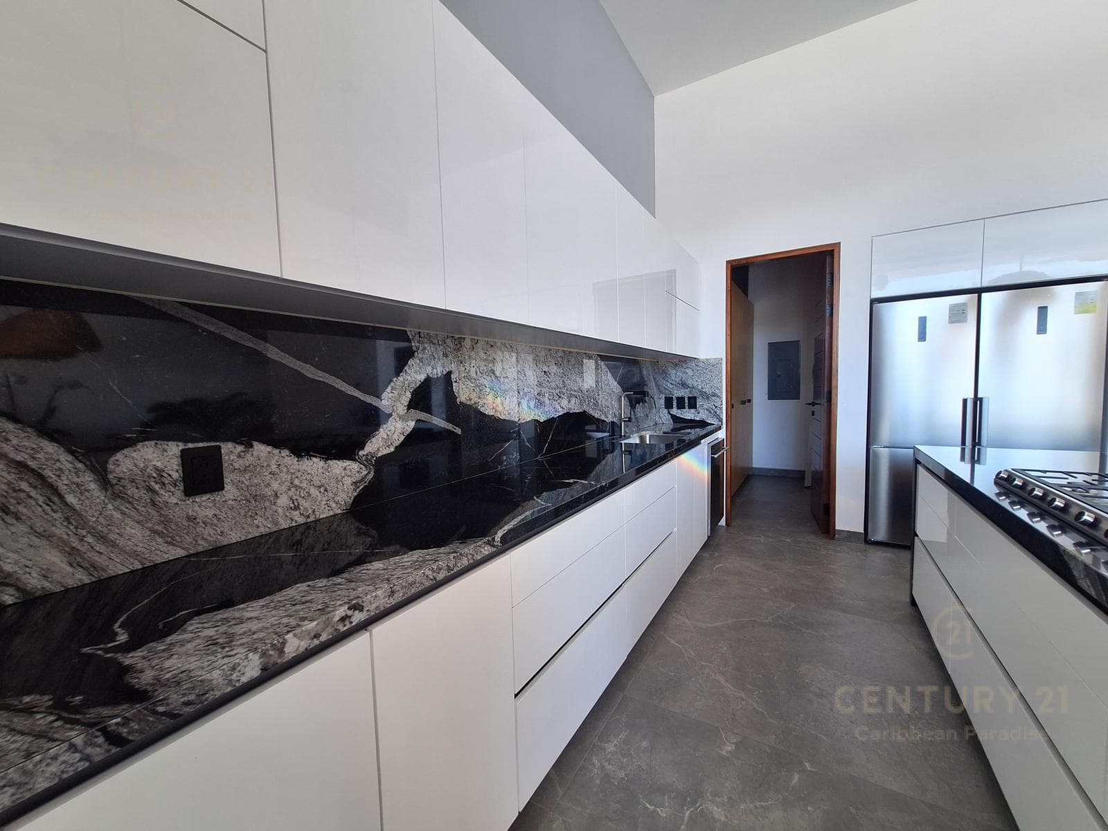 Casa de Lujo de 4 habitaciones 5 Baño, con acabados Finos en Venta en Playa Magna, Playa del carmen