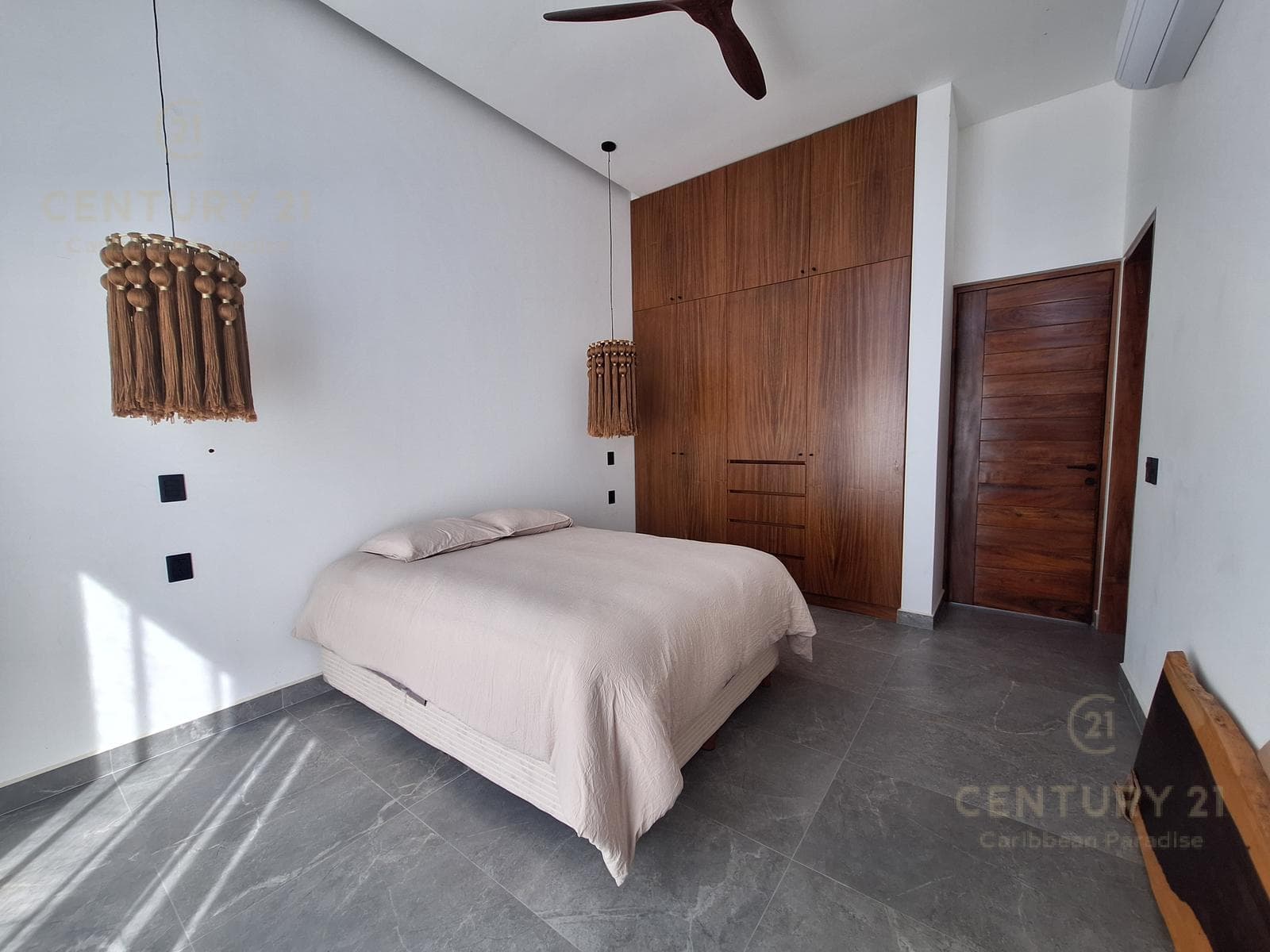 Casa de Lujo de 4 habitaciones 5 Baño, con acabados Finos en Venta en Playa Magna, Playa del carmen