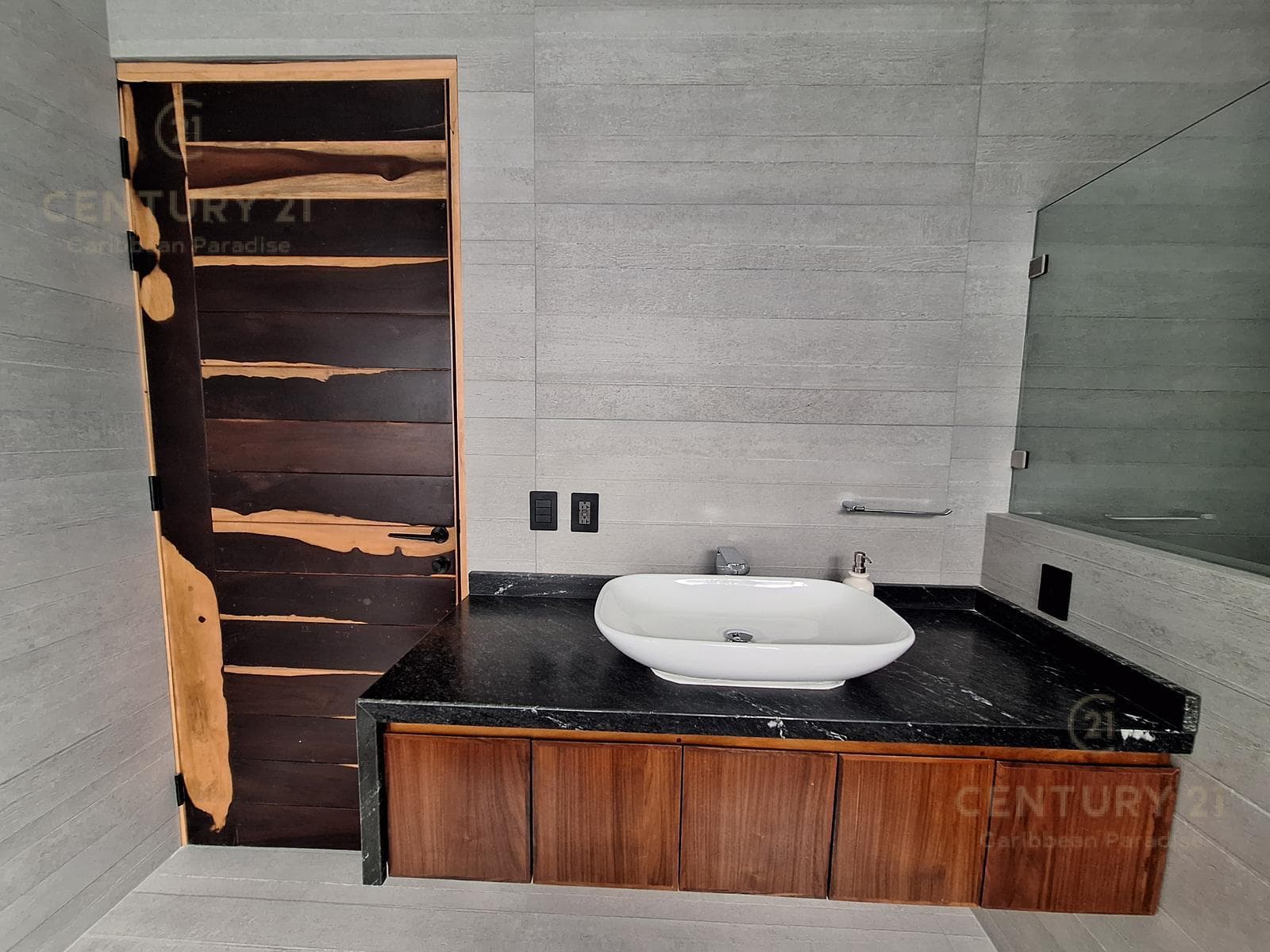 Casa de Lujo de 4 habitaciones 5 Baño, con acabados Finos en Venta en Playa Magna, Playa del carmen
