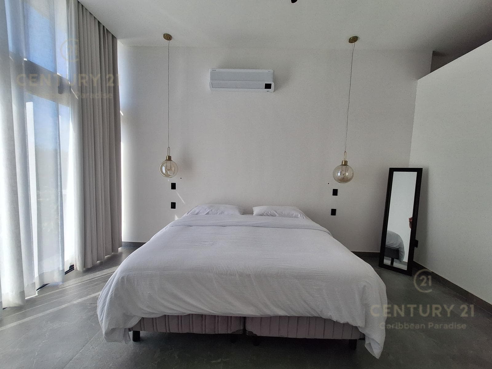 Casa de Lujo de 4 habitaciones 5 Baño, con acabados Finos en Venta en Playa Magna, Playa del carmen