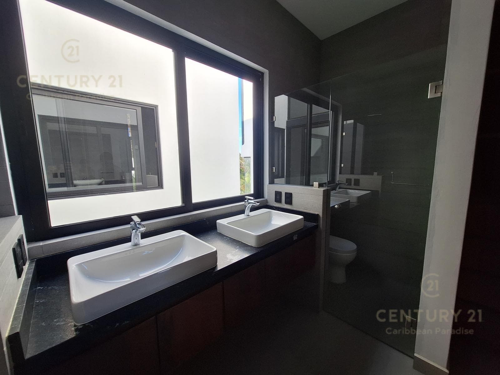 Casa de Lujo de 4 habitaciones 5 Baño, con acabados Finos en Venta en Playa Magna, Playa del carmen
