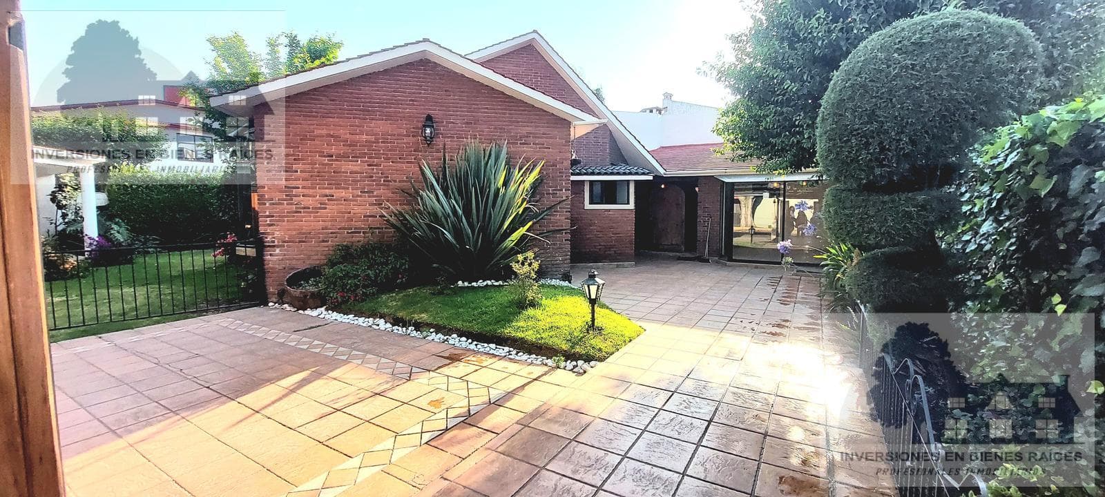 House for Sale in the La Virgen Subdivision in Metepec