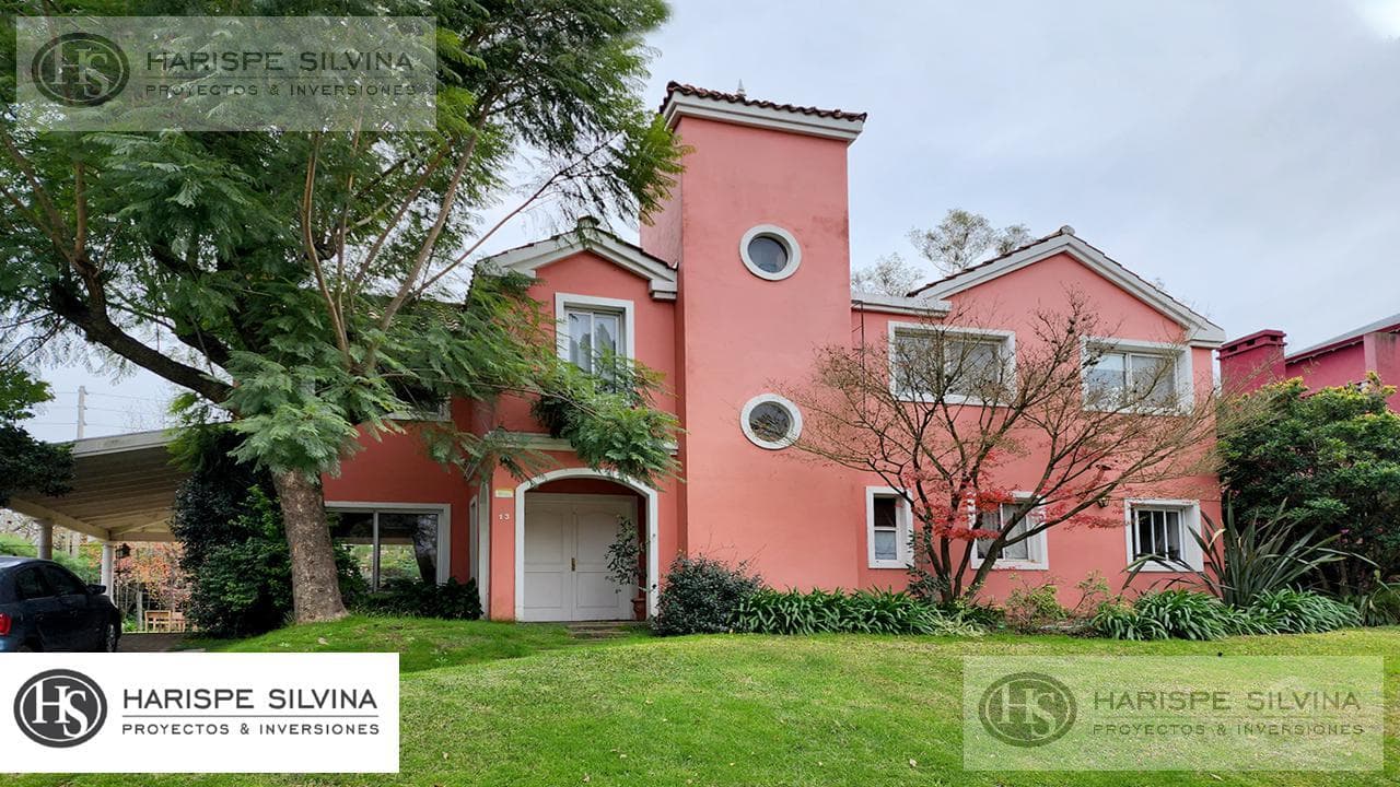 House for Sale: 5 Bedrooms in las Araucarias - Pilar