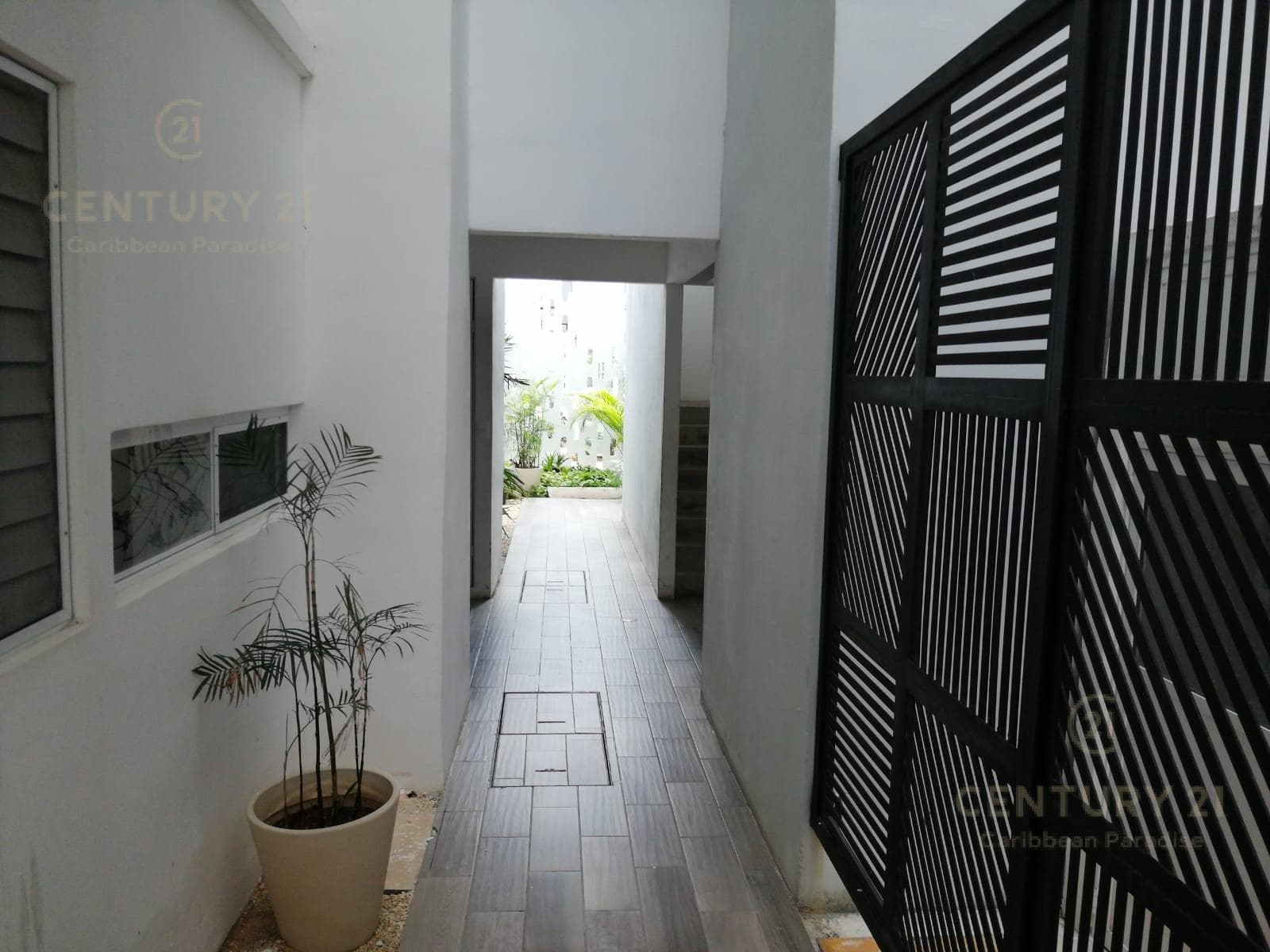 Departamento de 2 Recámaras en Venta en Liverté Cancún | Amueblado | C3992