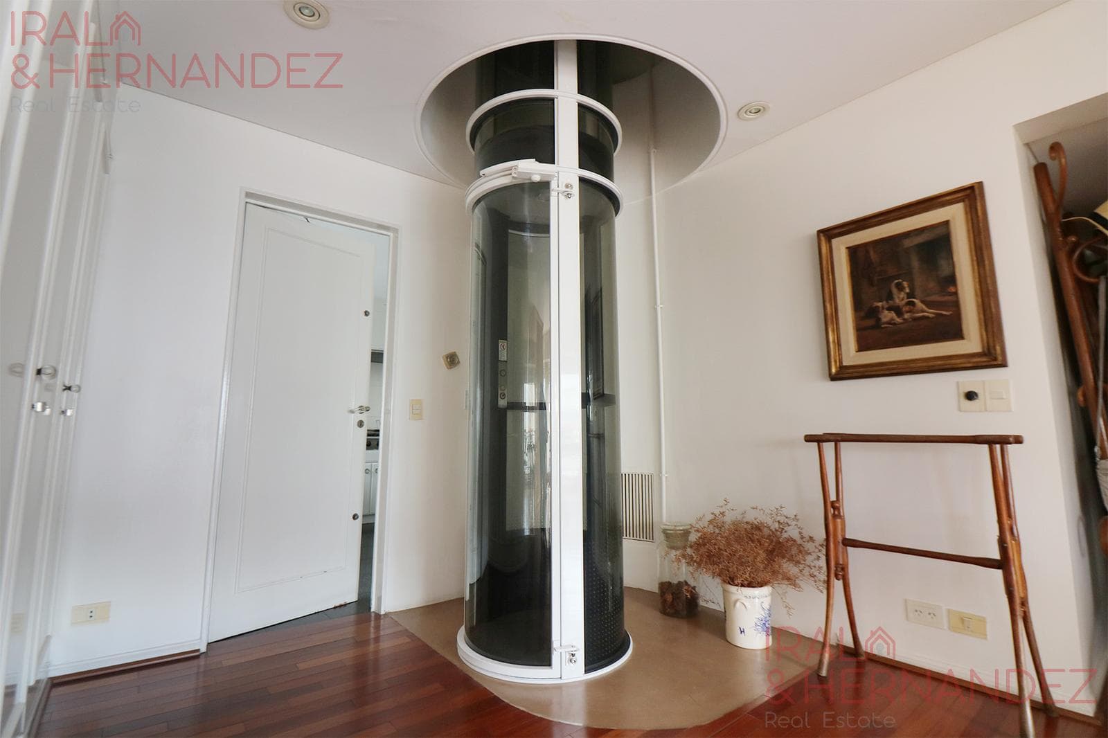FOR SALE: 5-room apartment with terrace, barbecue area, and garage in La Isla, Recoleta