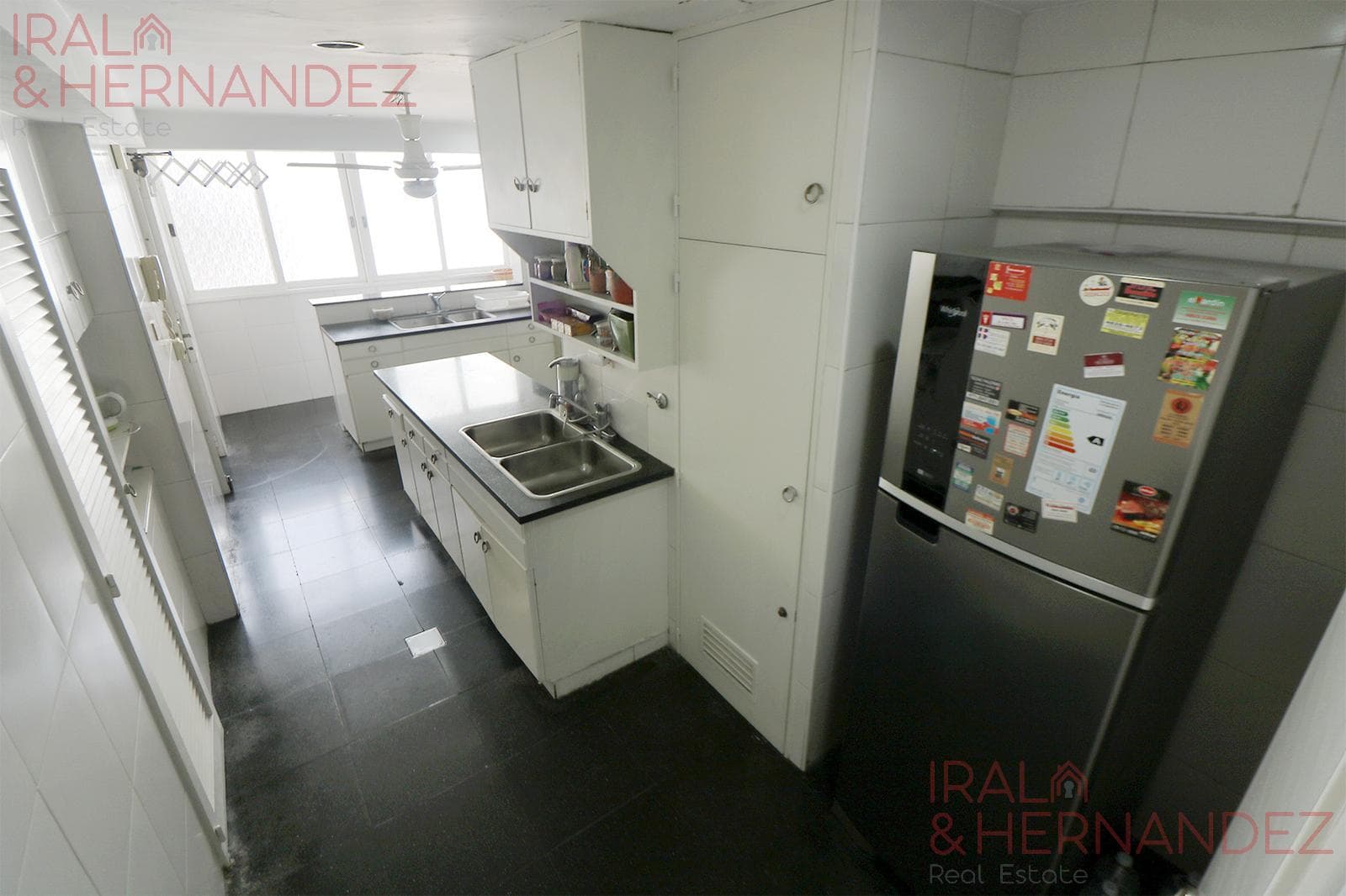 FOR SALE: 5-room apartment with terrace, barbecue area, and garage in La Isla, Recoleta