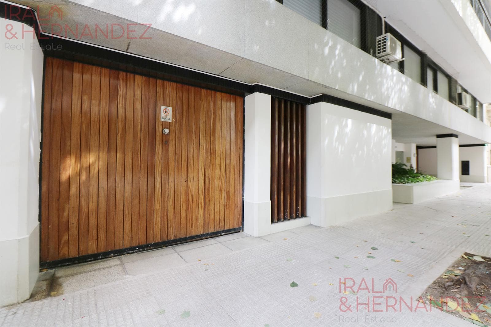 FOR SALE: 5-room apartment with terrace, barbecue area, and garage in La Isla, Recoleta