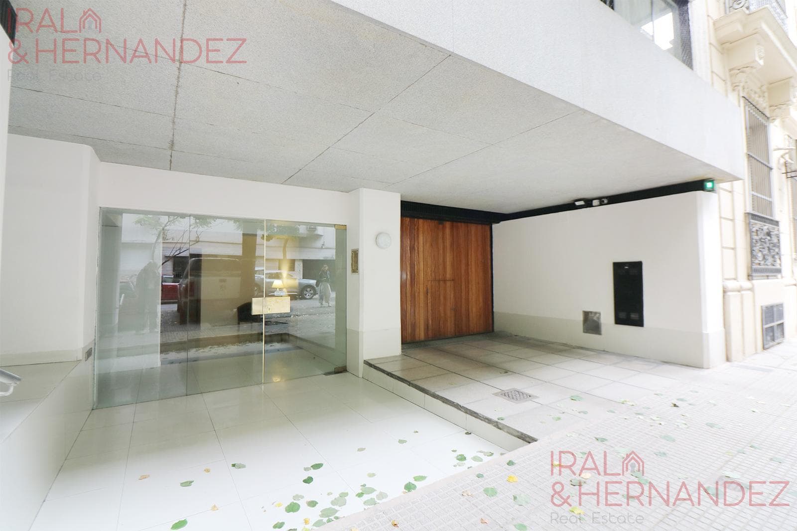 FOR SALE: 5-room apartment with terrace, barbecue area, and garage in La Isla, Recoleta