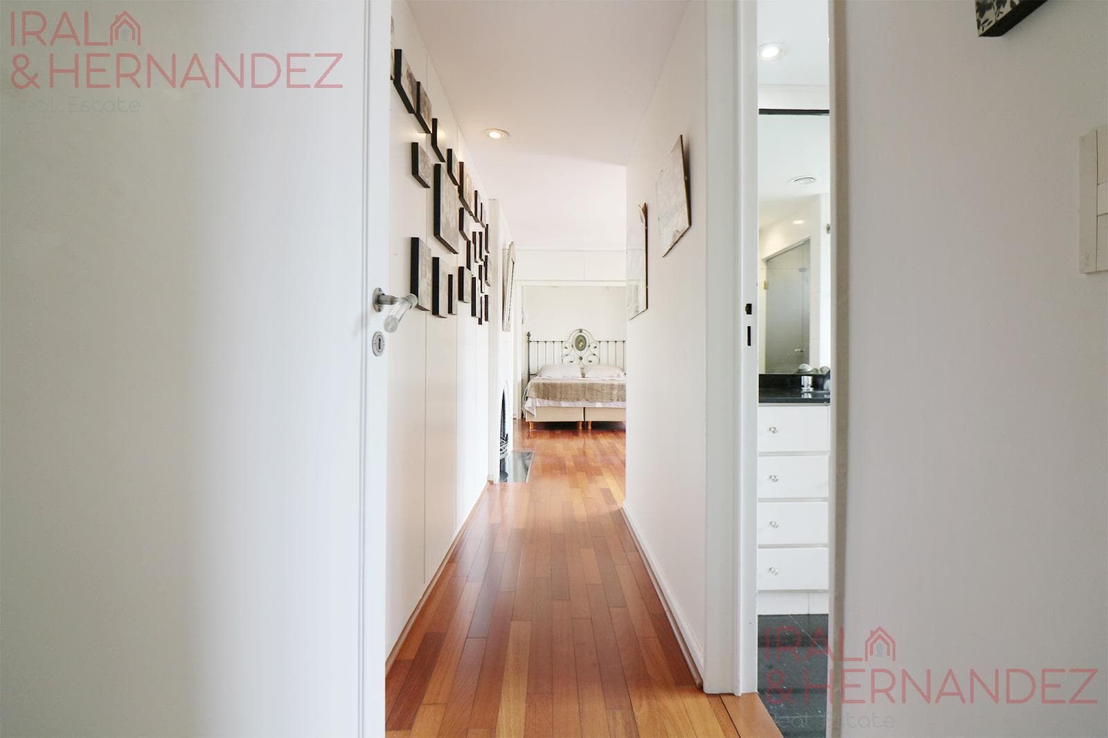 FOR SALE: 5-room apartment with terrace, barbecue area, and garage in La Isla, Recoleta