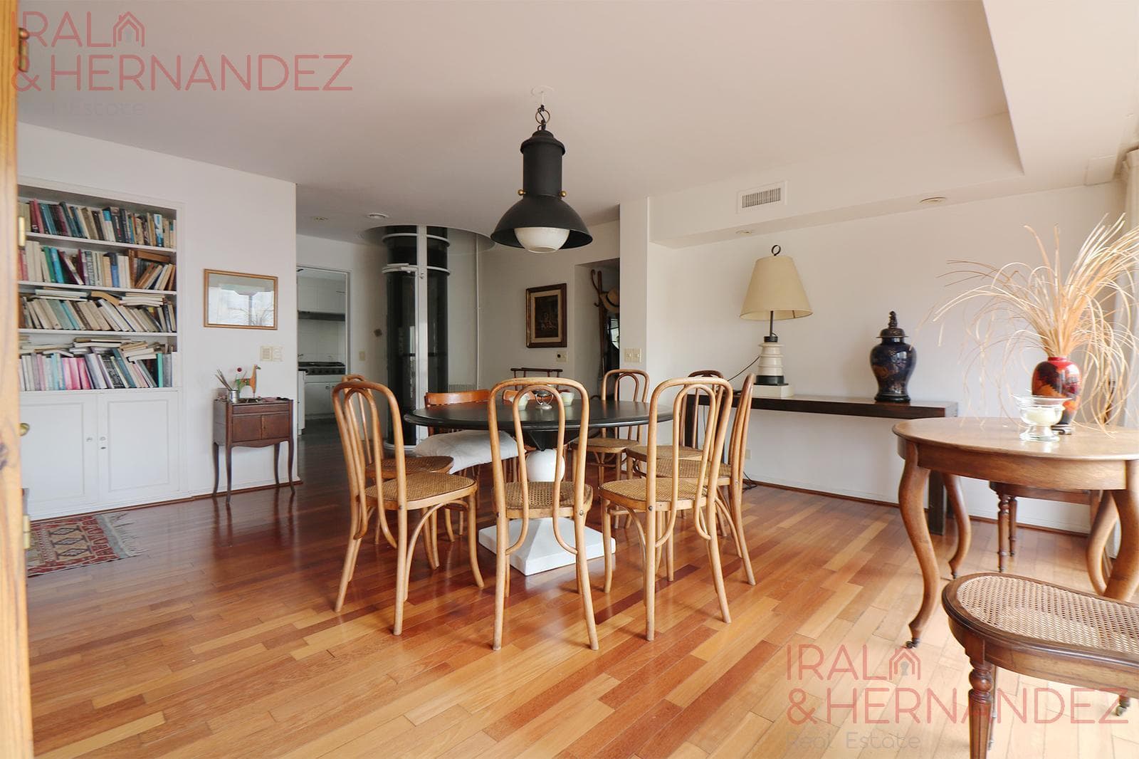 FOR SALE: 5-room apartment with terrace, barbecue area, and garage in La Isla, Recoleta