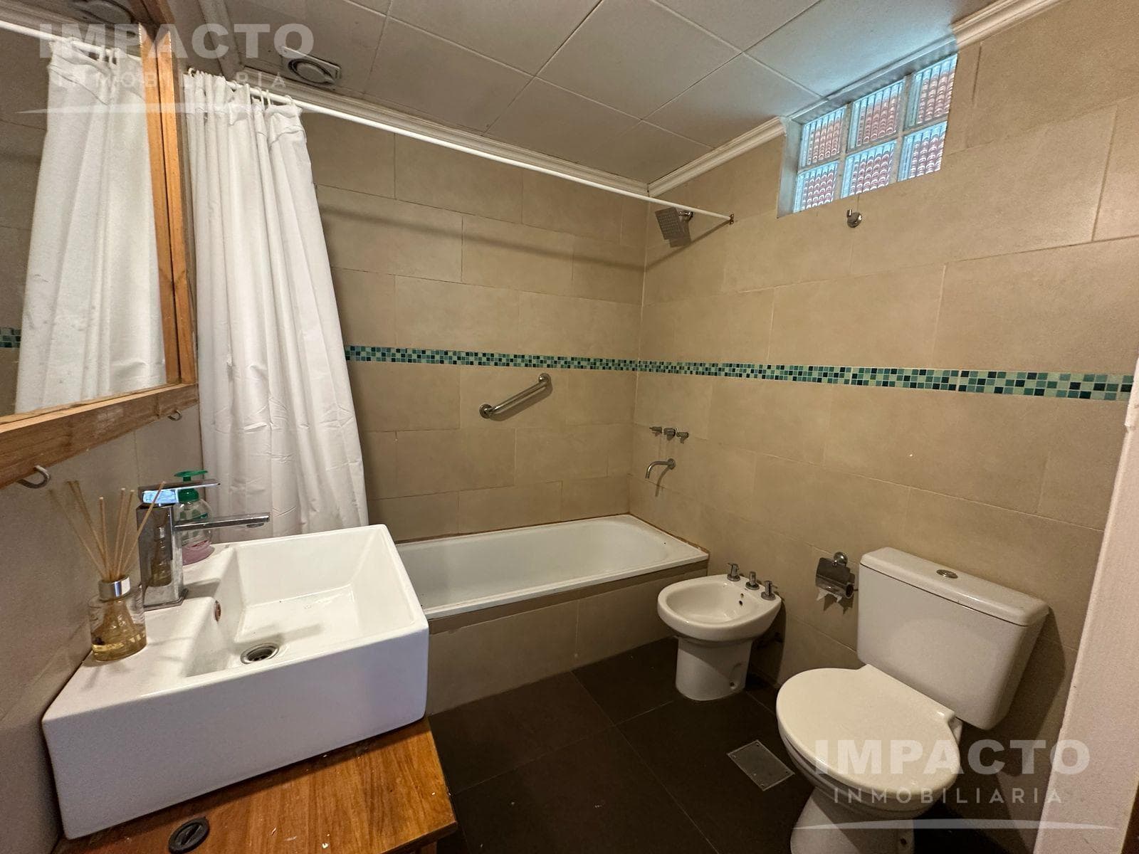 House for sale on Alejandro Petion Street, Cañuelas