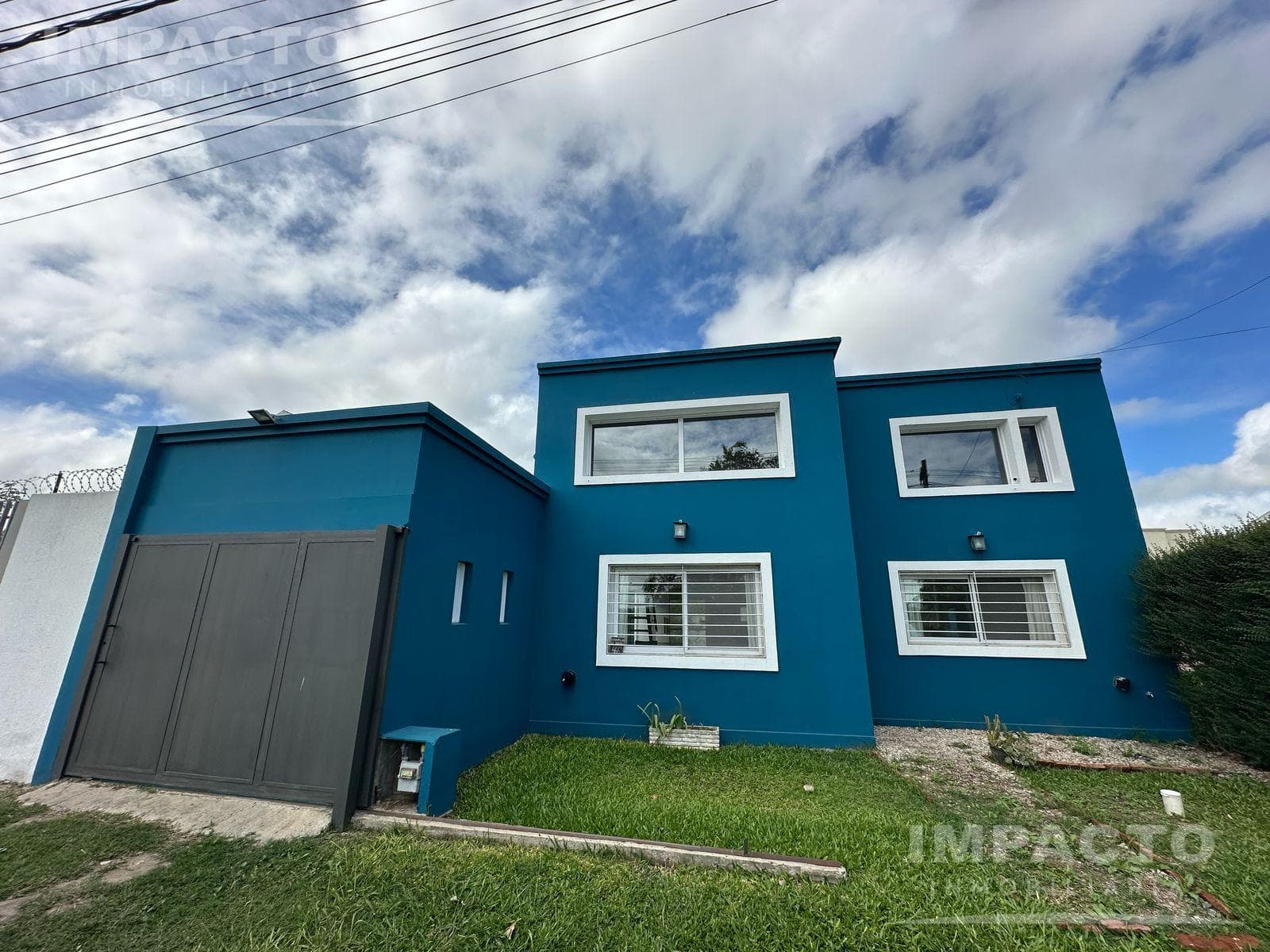 House for sale on Alejandro Petion Street, Cañuelas