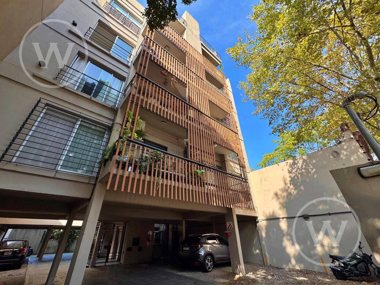 2 Rooms | Garage and Storage Room | Downtown Victoria
